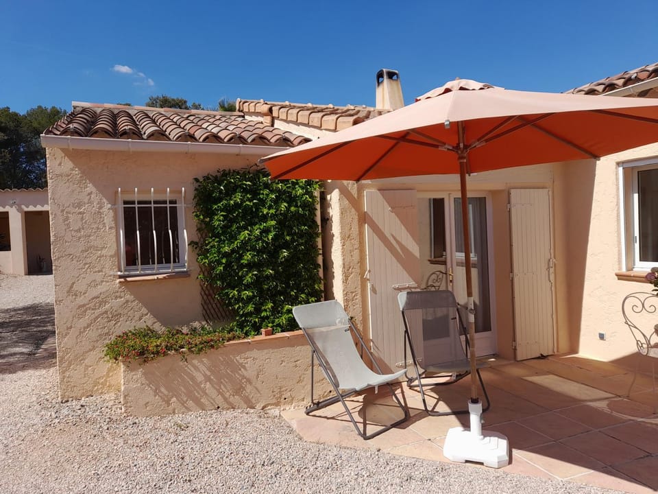 Gîte provençal indépendant avec piscine chauffée : LE SUY BIEN House in Flayosc