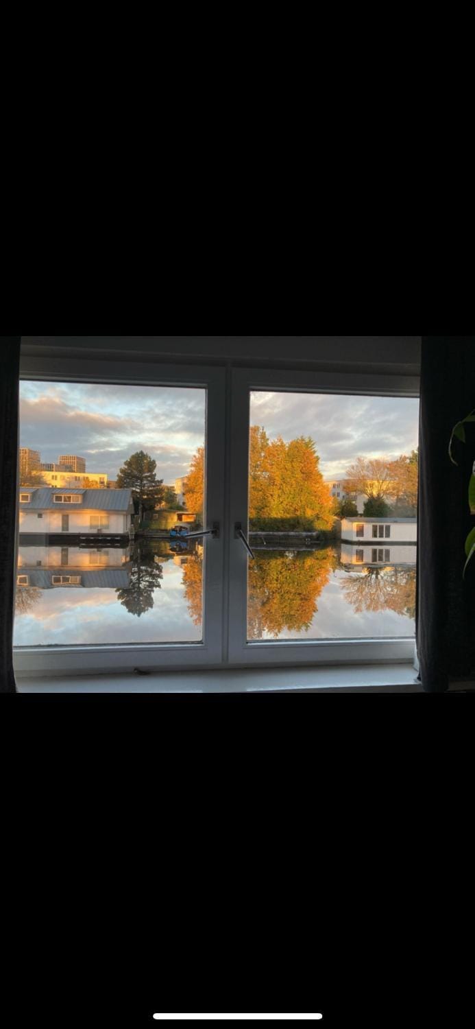 Amster Houseboat Bed and Breakfast in Amsterdam