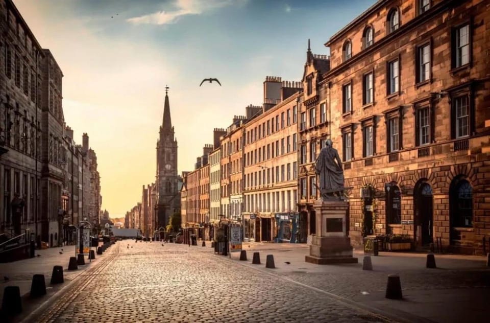 Old Town Gem - Castle Dark History Uni Apartment in Edinburgh