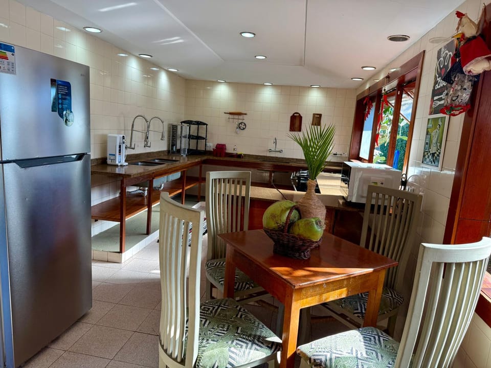 Búzios Prime: Vista Mar, 50m da Praia da Ferradura, 8 suites House in Armacao dos Buzios