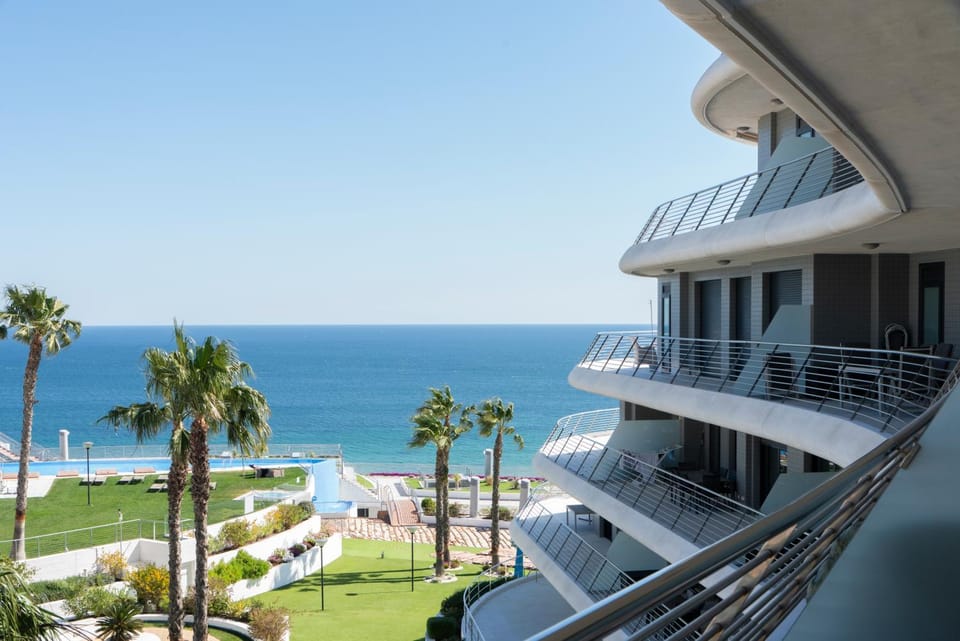 Property building, Day, Natural landscape, View (from property/room), Balcony/Terrace, Beach, Pool view, Sea view, Swimming pool