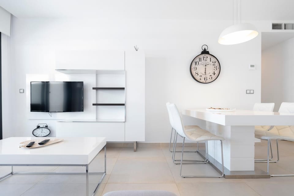 Communal lounge/ TV room, TV and multimedia, Kitchen or kitchenette, Living room, Seating area, Dining area, hair dresser