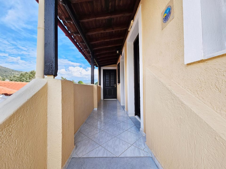 Property building, Day