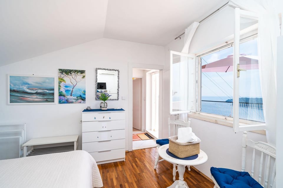 Bed, Bedroom, Sea view