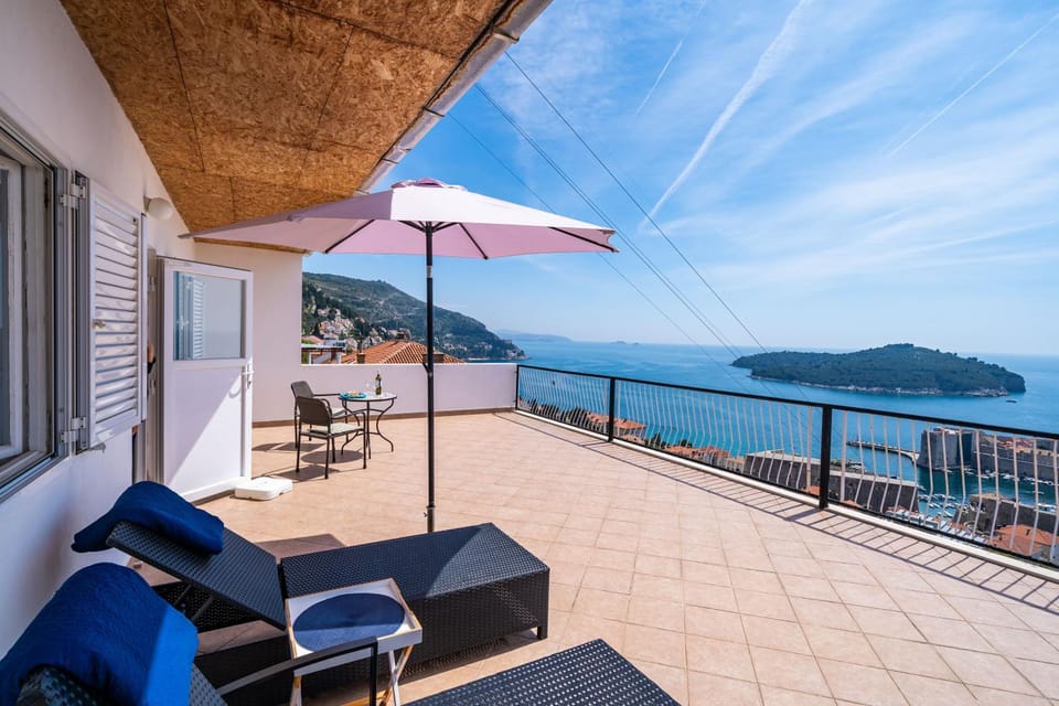 Day, Natural landscape, View (from property/room), Balcony/Terrace, Seating area, Sea view, sunbed