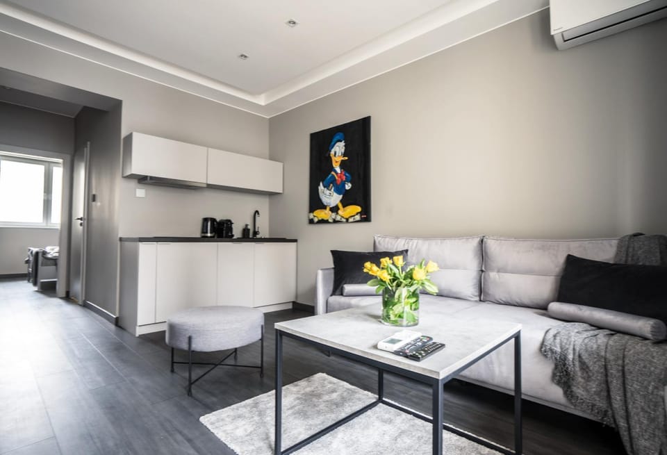 Grey House Warsaw Apartment in Warsaw