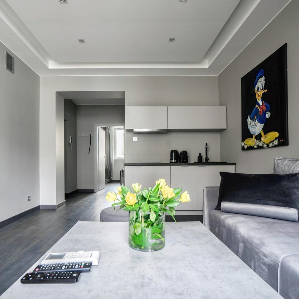 Grey House Warsaw Apartment in Warsaw
