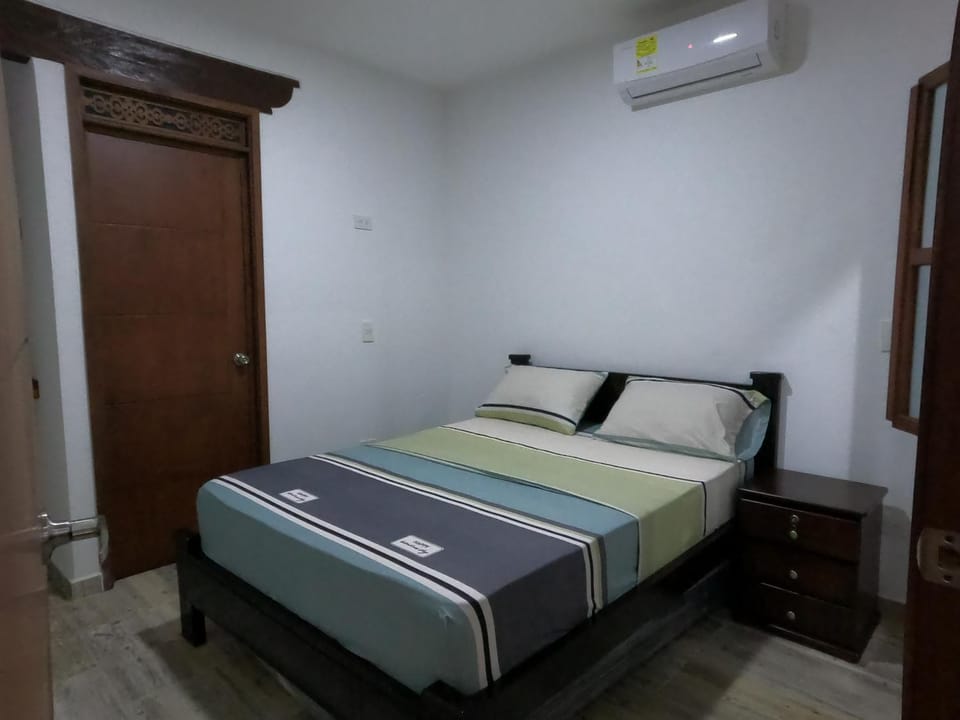 Bed, Photo of the whole room, Bedroom, air conditioner