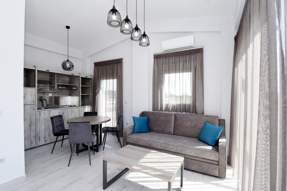 Kitchen or kitchenette, Living room