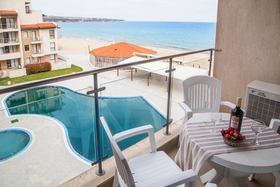 Pool view, Sea view, Swimming pool