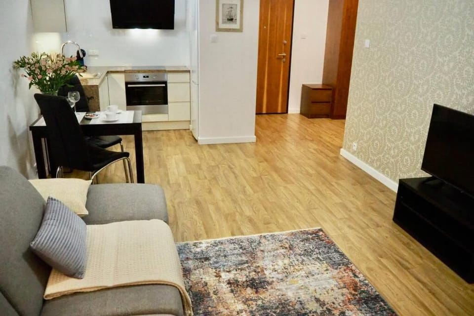 Facade/entrance, Kitchen or kitchenette, Living room, Dining area