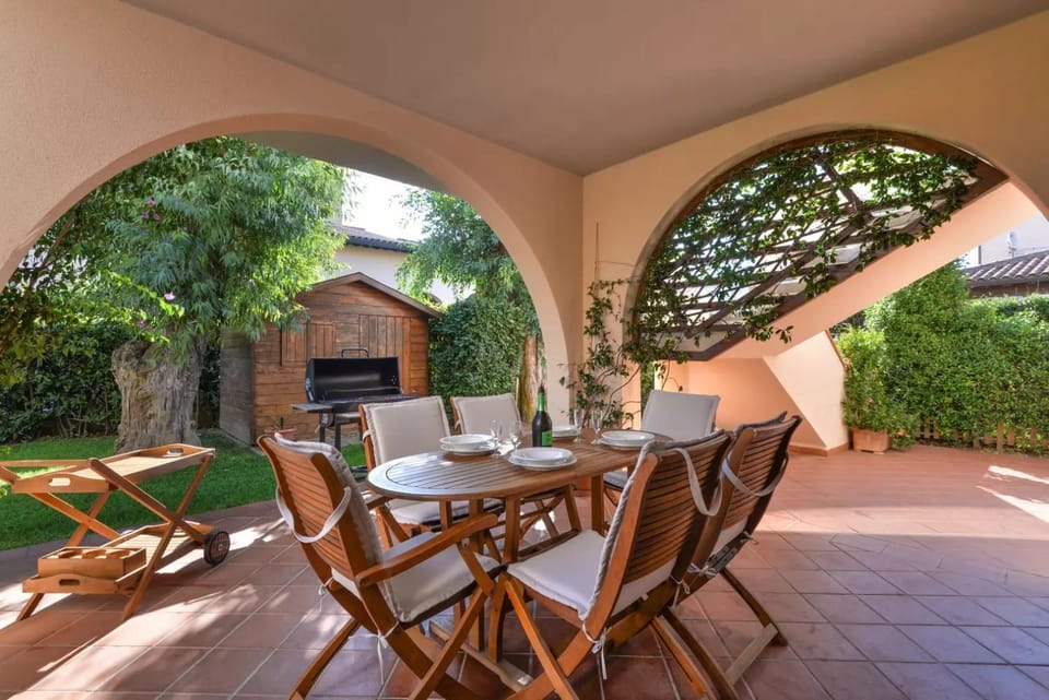 Garden, Dining area, Garden view