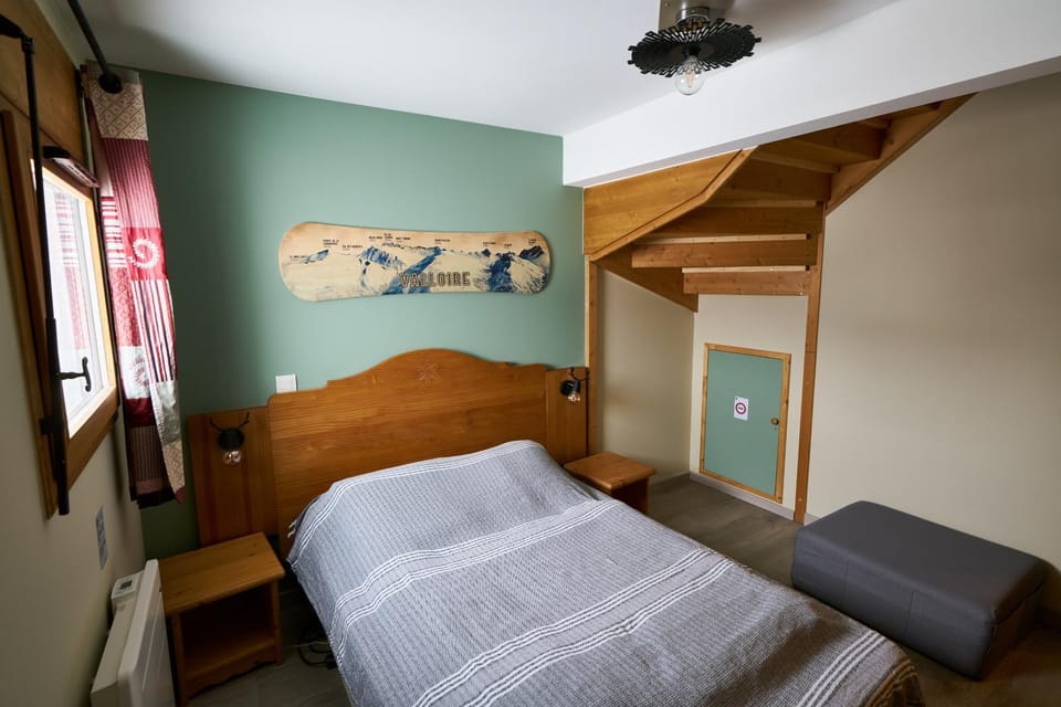 Bed, Night, Photo of the whole room, Bedroom