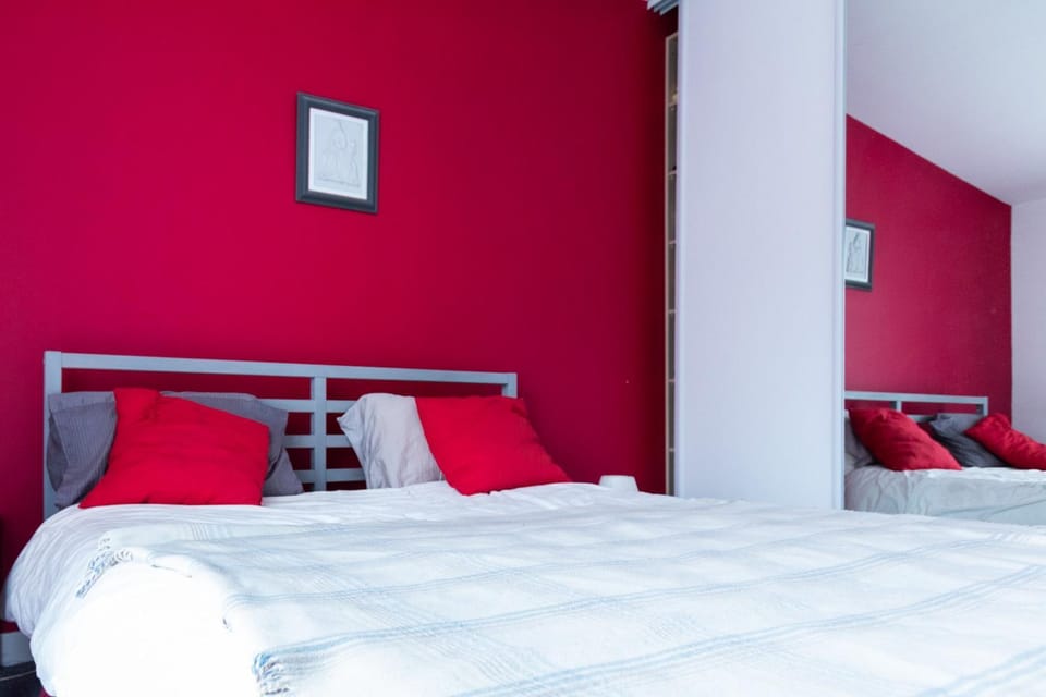 Superb Cozy Accommodation In Boulogne Billancourt Apartment in Issy-les-Moulineaux