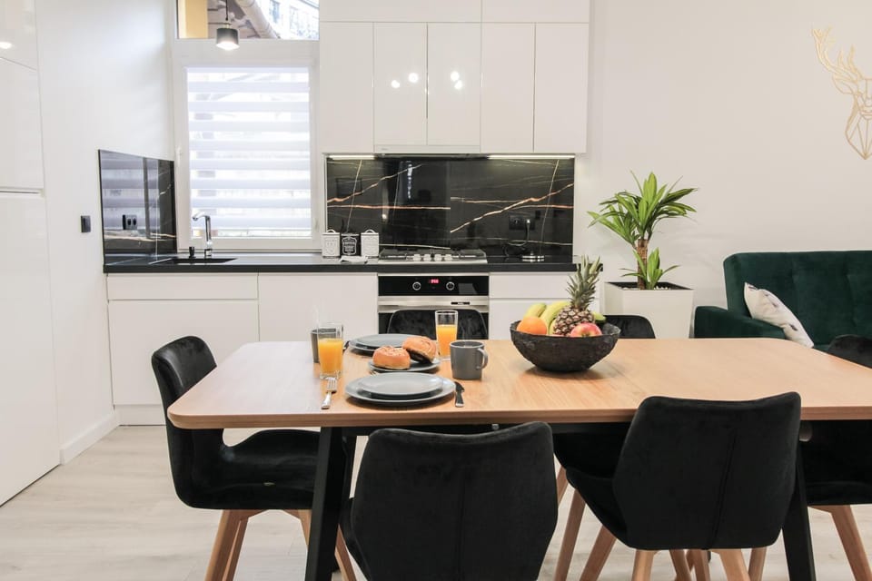 Kitchen or kitchenette, Living room, Decorative detail, Decorative detail, Dining area