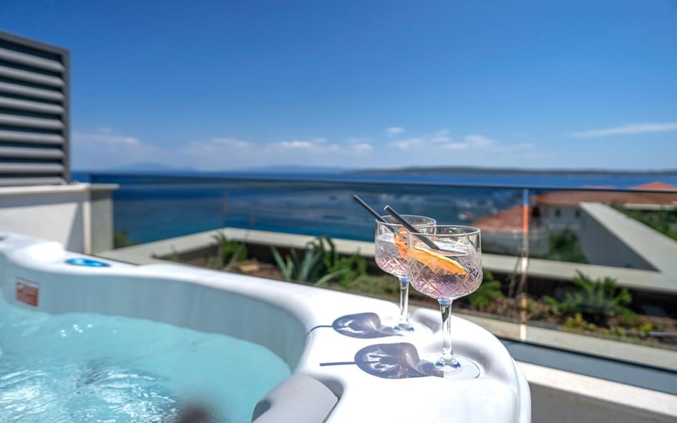 Exclusive Seafront Suite with jacuzzi Apartment in Dubrovnik-Neretva County