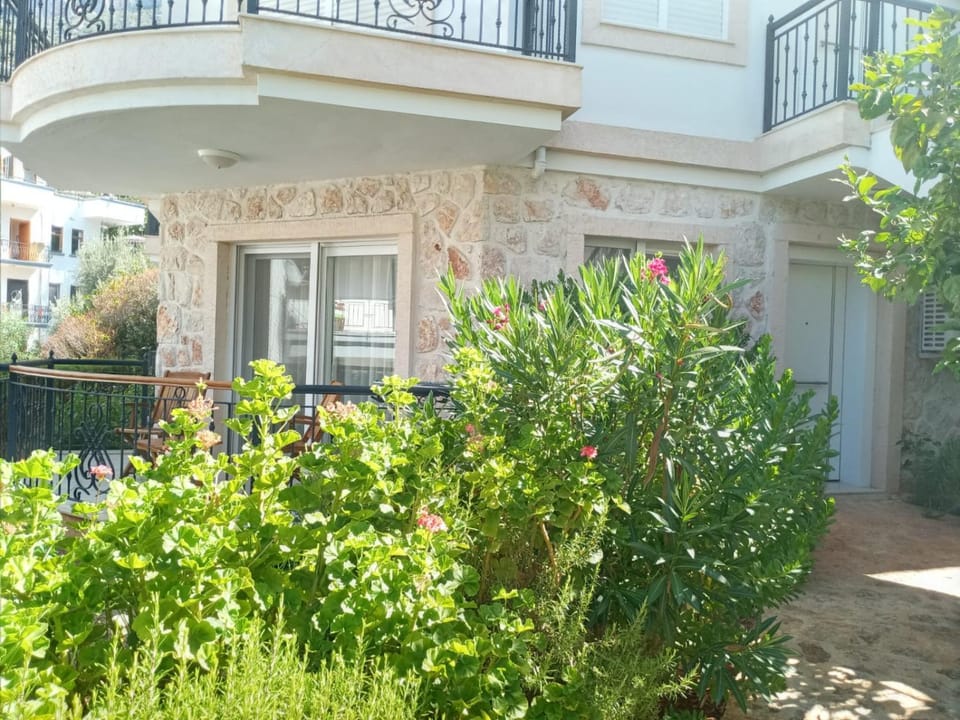 Garden, Garden view