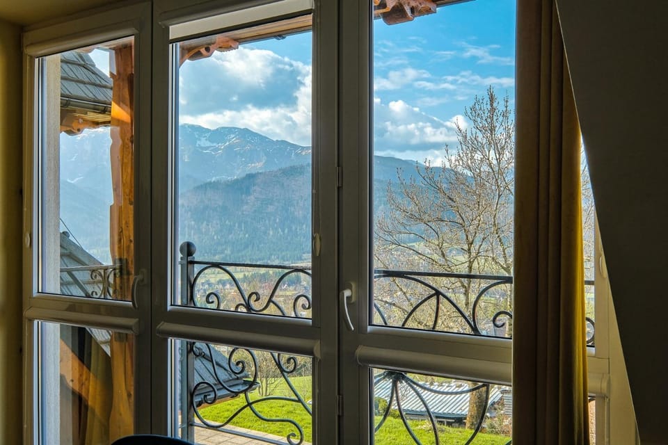 Spring, Day, Natural landscape, View (from property/room), Balcony/Terrace, Mountain view