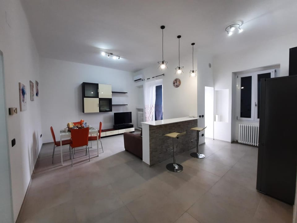 Kitchen or kitchenette, Seating area
