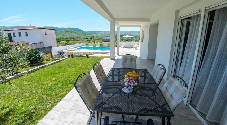 Seating area, Swimming pool