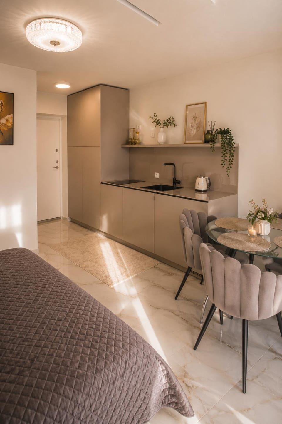Kitchen or kitchenette, Living room, Seating area, Dining area