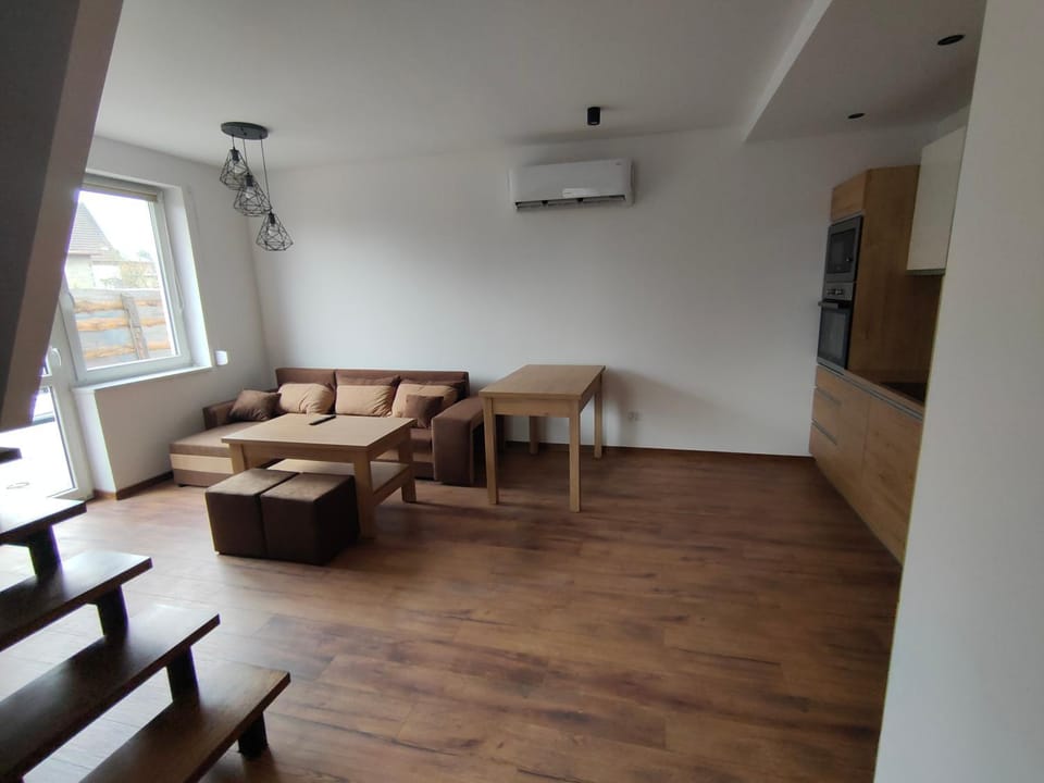 Willa Karo dom bliźniak 7-osobowy ZE STREFĄ BASENOWĄ w miejscowości Chocznia NIEDALEKO ZATORU I ENERGYLANDII Apartment in Lesser Poland Voivodeship