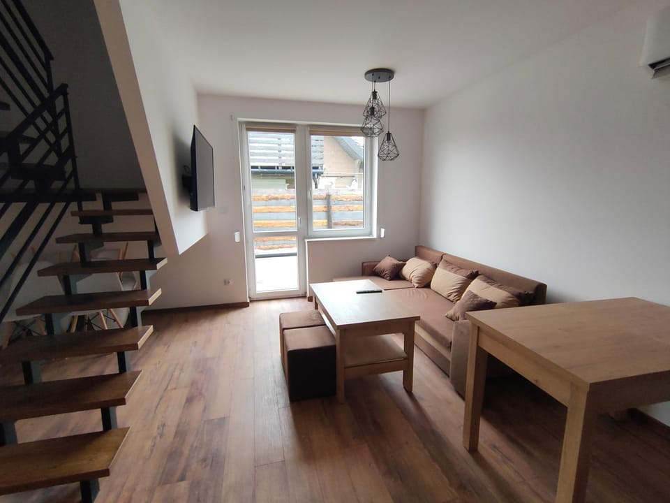 Willa Karo dom bliźniak 7-osobowy ZE STREFĄ BASENOWĄ w miejscowości Chocznia NIEDALEKO ZATORU I ENERGYLANDII Apartment in Lesser Poland Voivodeship