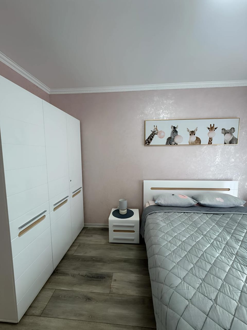 Bed, Photo of the whole room, Bedroom, wardrobe