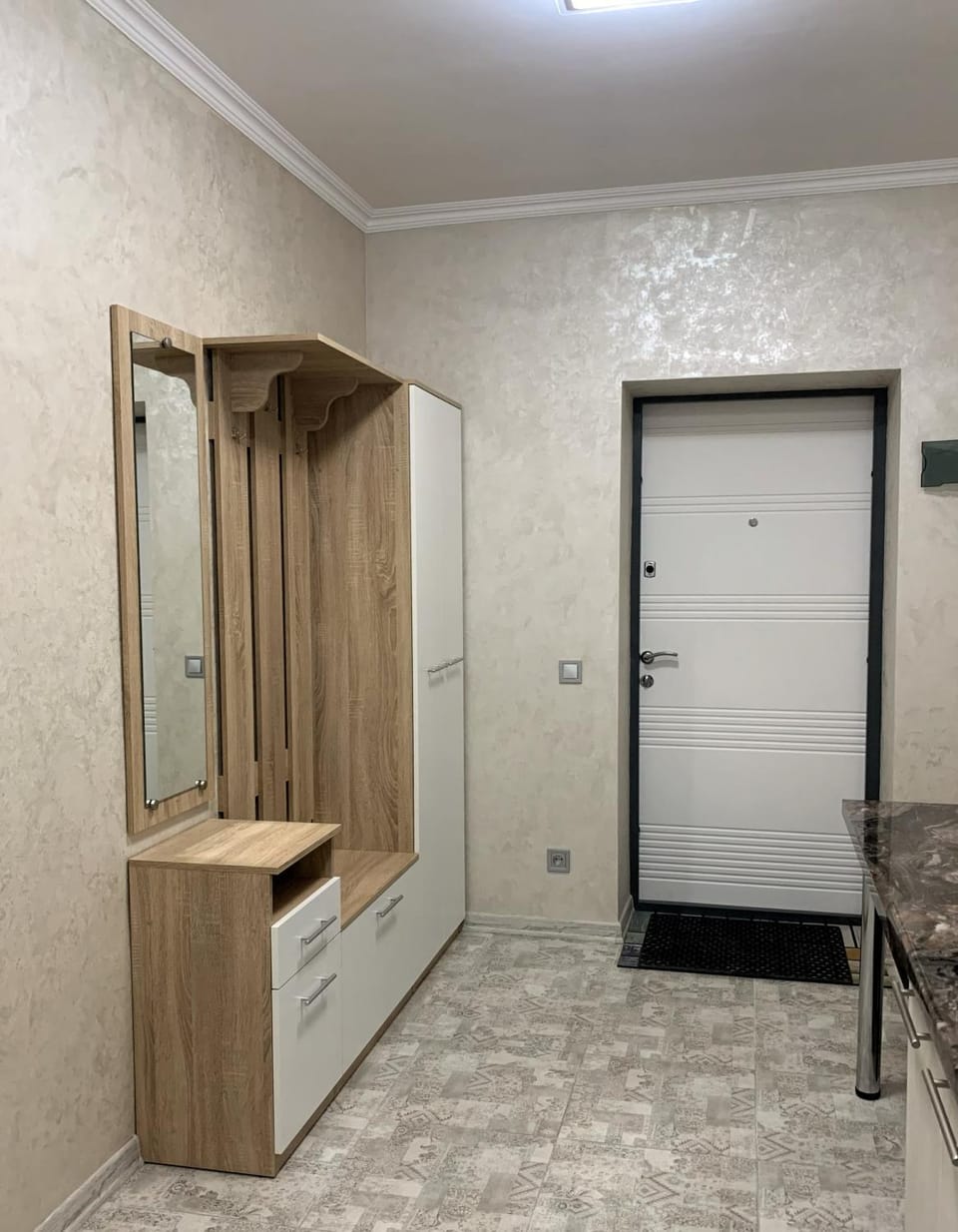 Facade/entrance, wardrobe