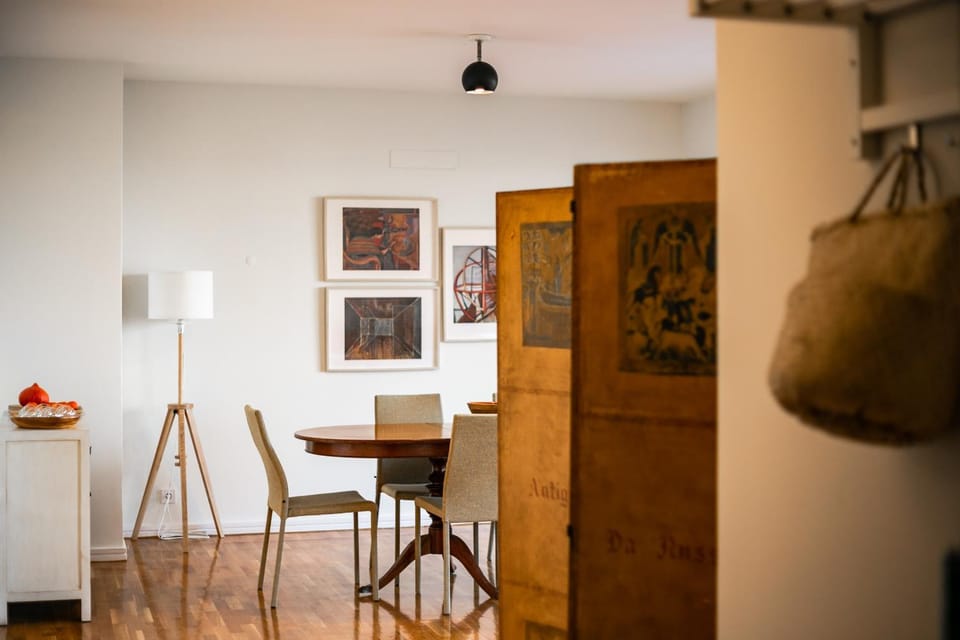 Facade/entrance, Dining area