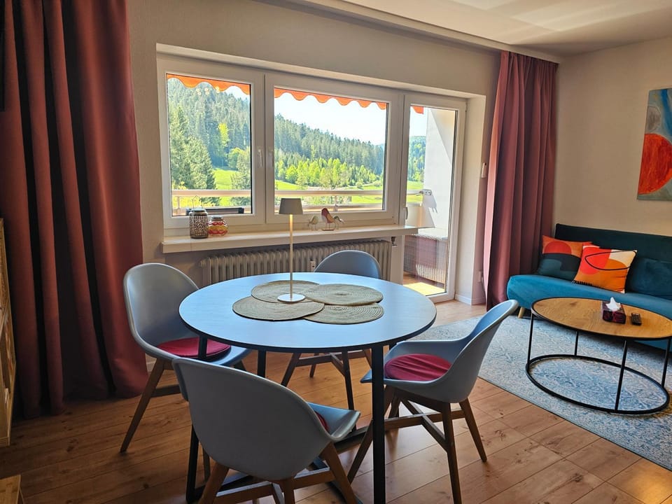 View (from property/room), View (from property/room), Living room, Photo of the whole room, Dining area