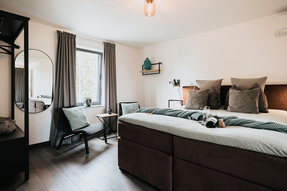 Bed, Bedroom