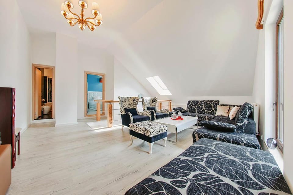 Seating area, Bedroom