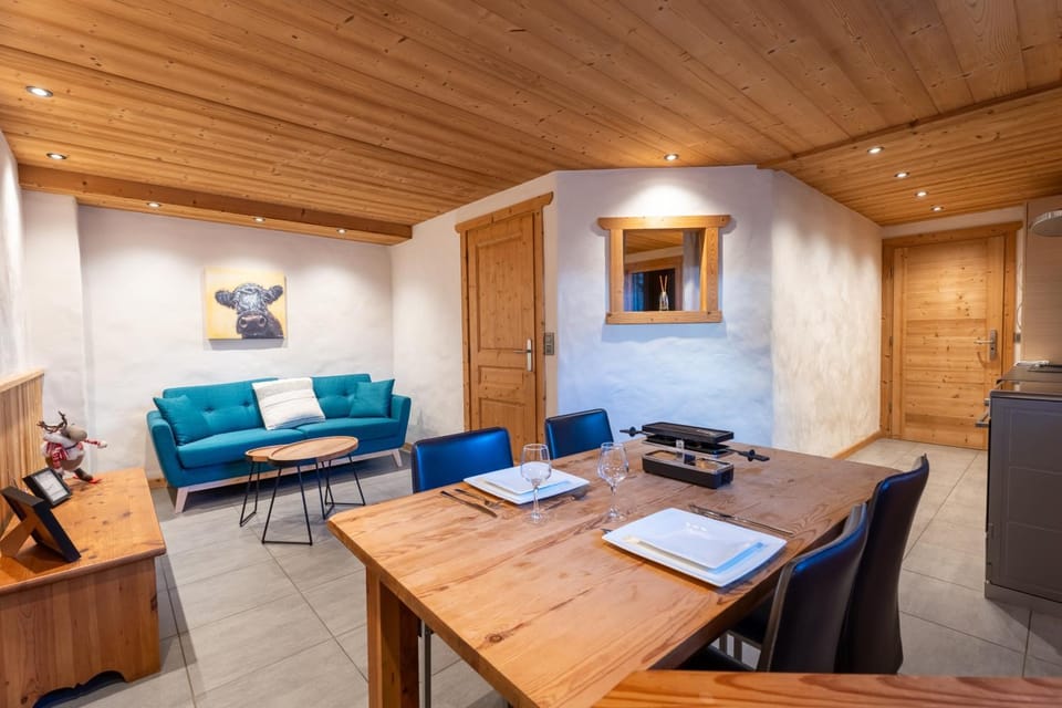 Communal lounge/ TV room, Living room, Seating area, Dining area