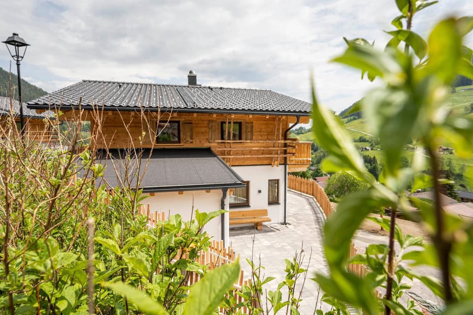 Property building, Balcony/Terrace