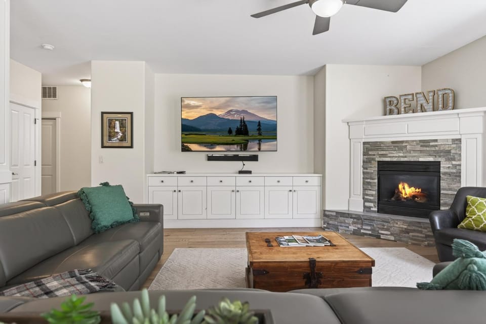 Flagline Trail home House in Bend