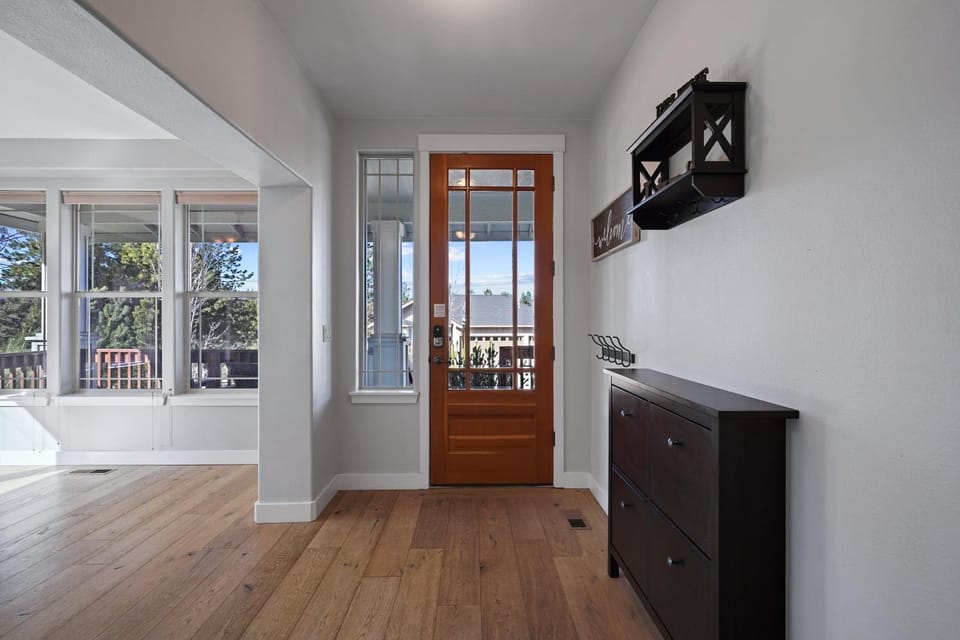 Flagline Trail home House in Bend