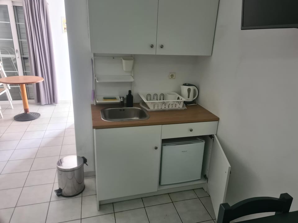 Coffee/tea facilities, Kitchen or kitchenette