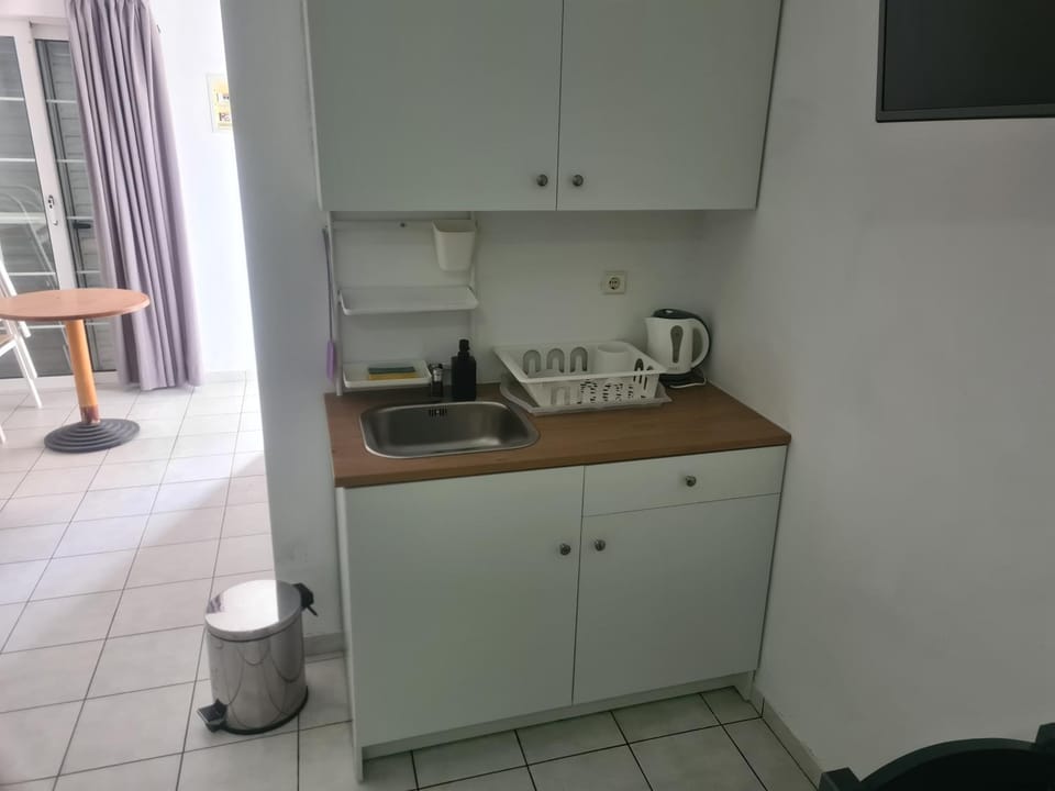 Coffee/tea facilities, Kitchen or kitchenette