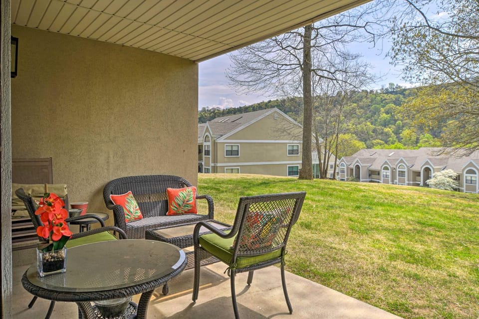 Upscale Step-Free Branson Getaway: Resort Perks! House in Branson