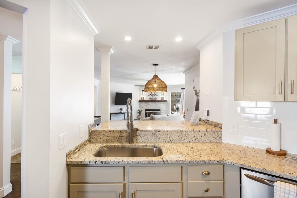 Upscale Step-Free Branson Getaway: Resort Perks! House in Branson