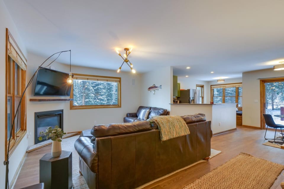 12 Mi to Breckenridge Ski Resort: Cabin w/ Hot Tub Cabin in Summit County