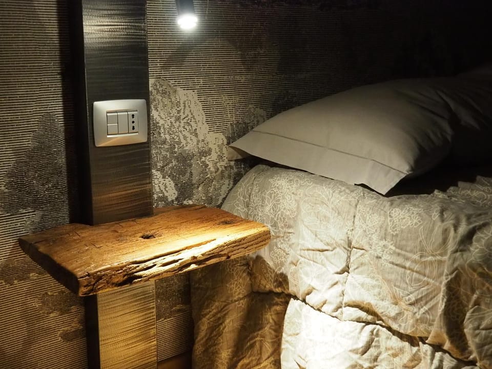 VIRASOL IN CITTÁ, camera NUVOLE Apartment in Cuneo