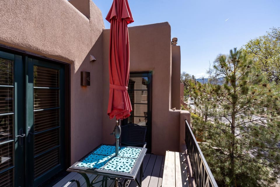 Balcony/Terrace, Seating area, Mountain view