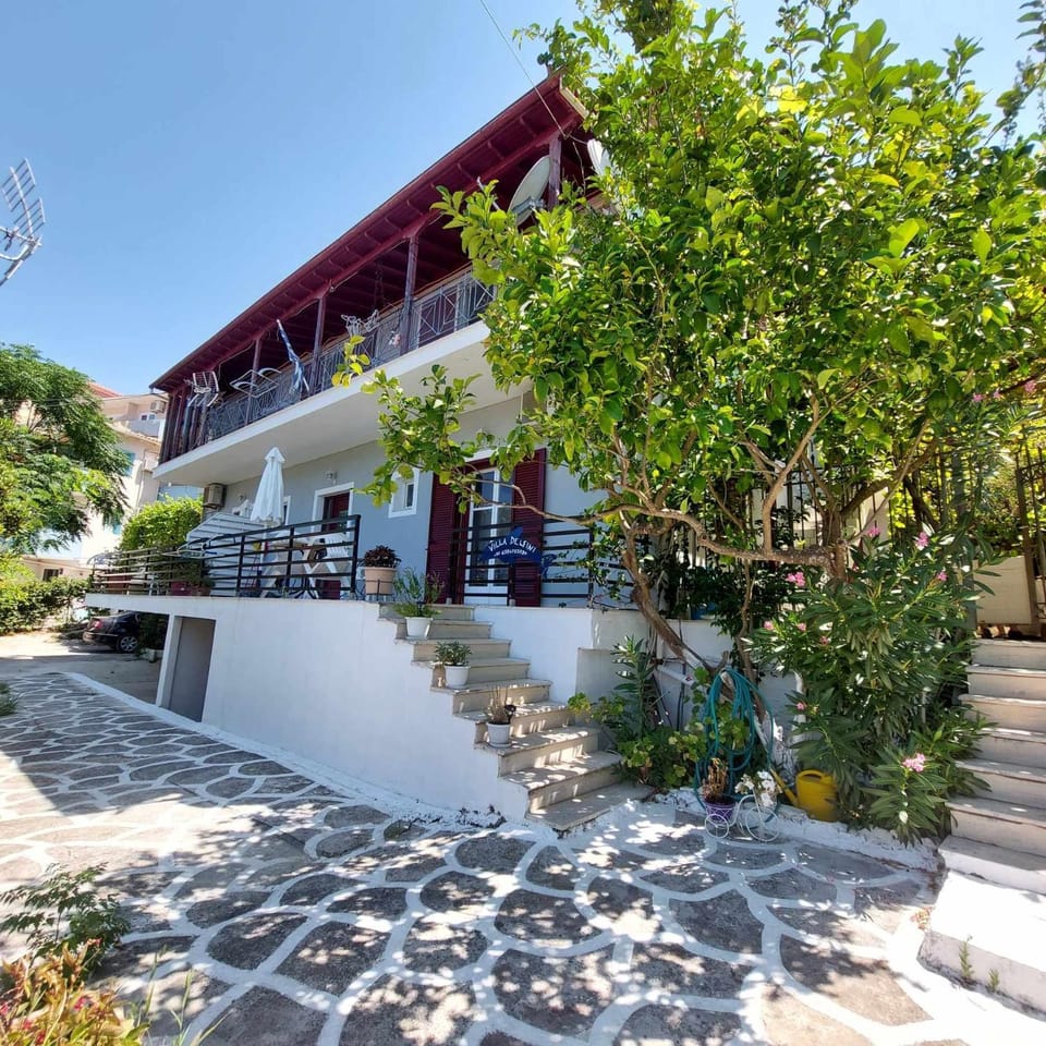 Property building, Day, Garden, Garden view