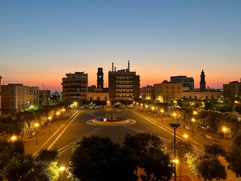 Nearby landmark, City view, Sunset