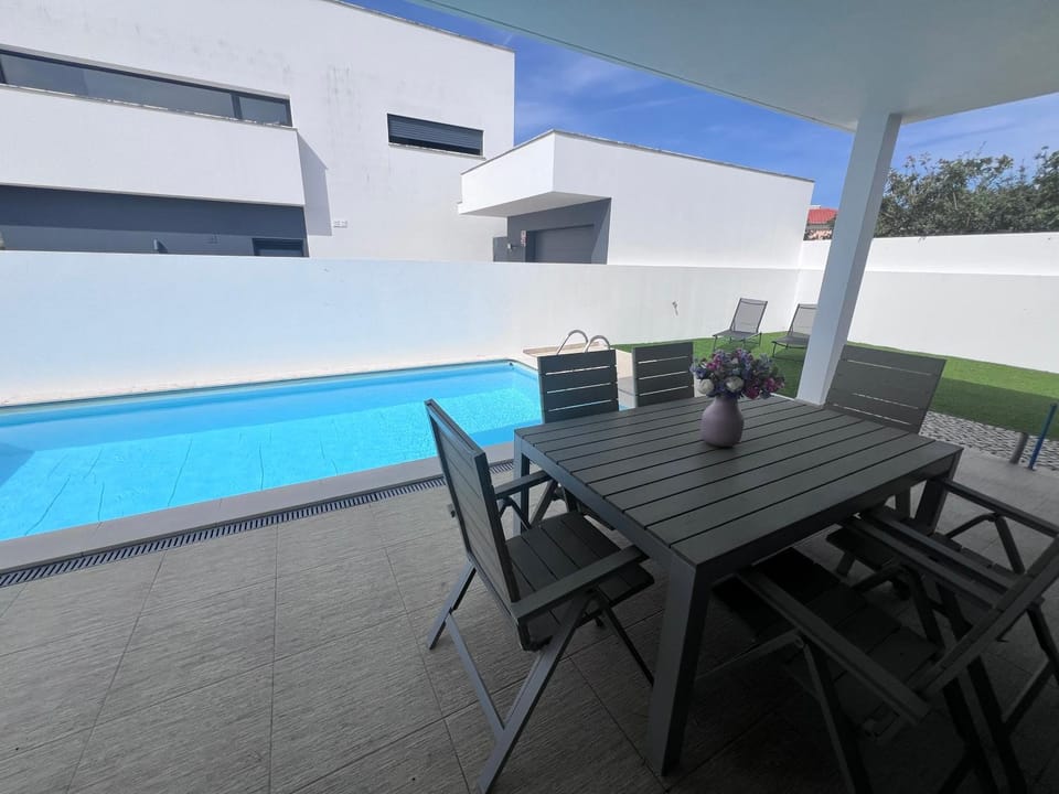 Garden, Balcony/Terrace, Swimming pool