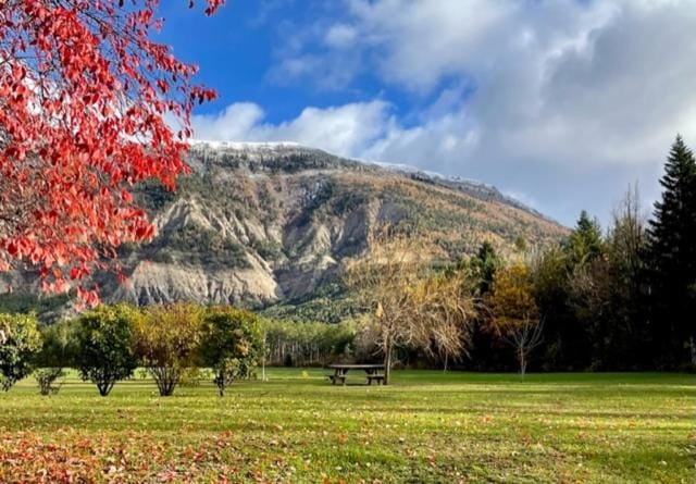 Nearby landmark, Day, Natural landscape, Mountain view