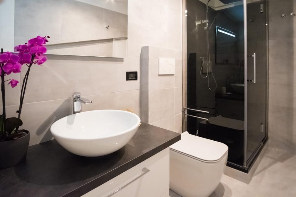 Shower, Toilet, Bathroom