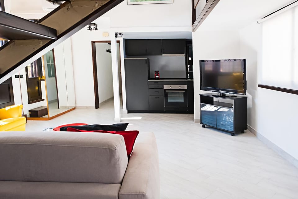 TV and multimedia, Kitchen or kitchenette, Living room